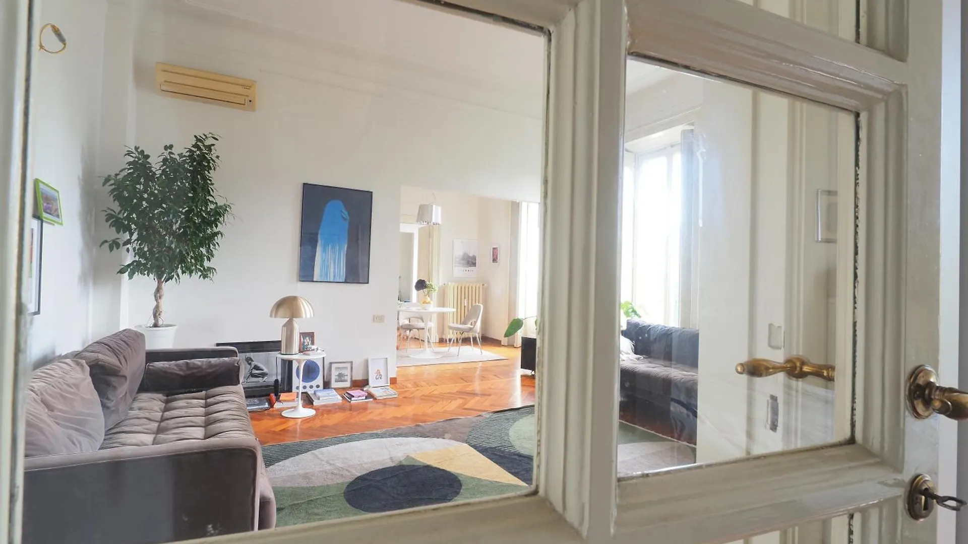 Piano Alto Vista Sul Parco Apartment Milan Italy